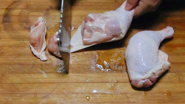 磨刀杀鸡吃肉图片