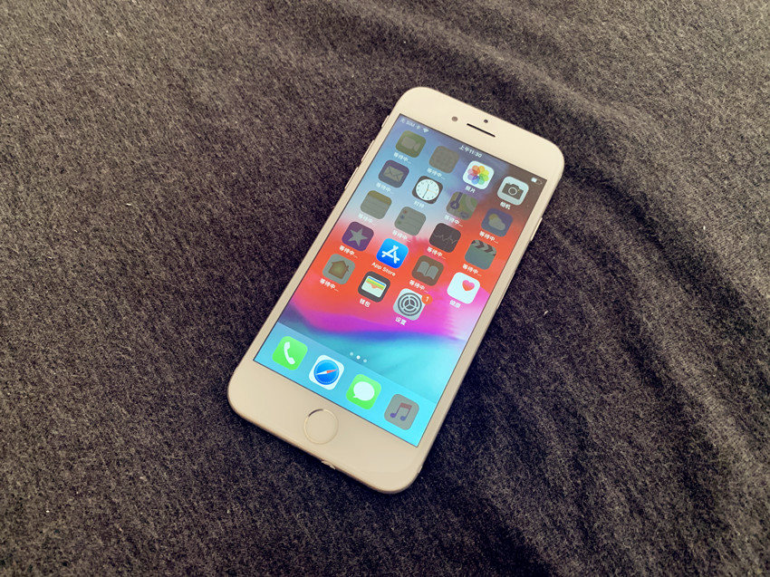 小屏手機還能買什么？兩千多元的iPhone 7手機開箱感受