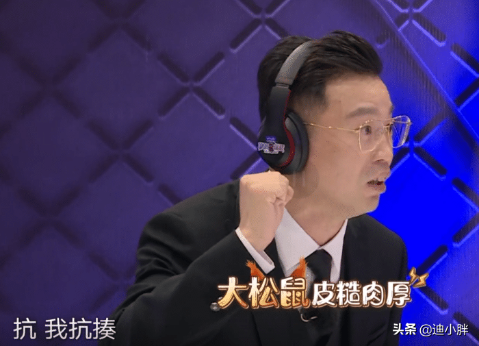 《极限挑战》46岁的王迅吊威亚唱歌，有谁注意雷佳音说了什么？