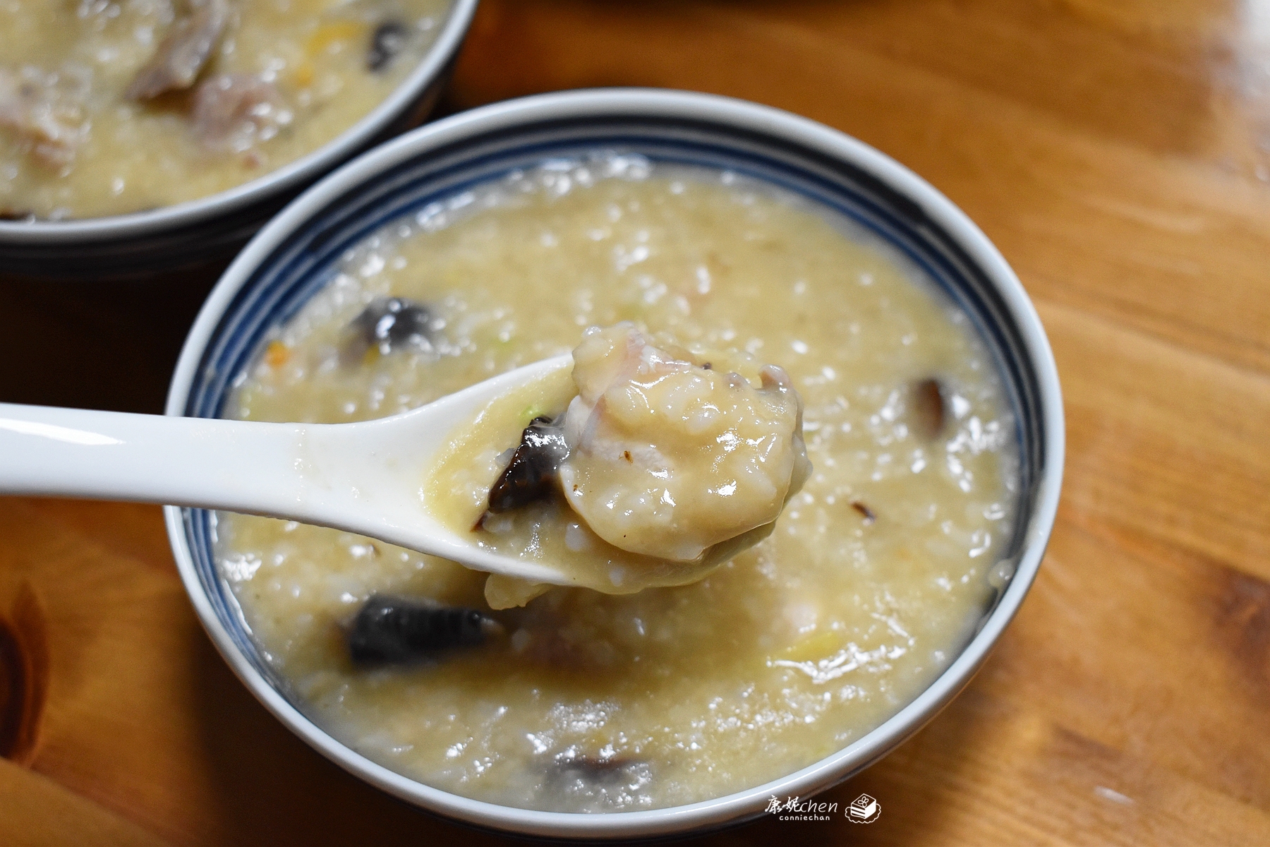 早餐吃这碗粥太幸福了，只需三样食材，这样做鲜美香滑，营养丰富