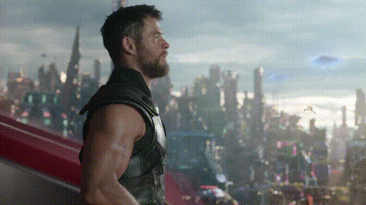 漫威电影隐藏细节，浩克砸碎冰川时，震出了一