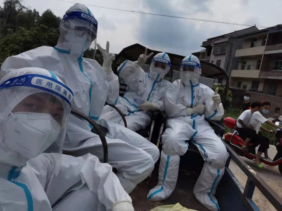 央视新闻｜上海中医药大学协爱医院志愿者“莆田抗疫”最美的身影