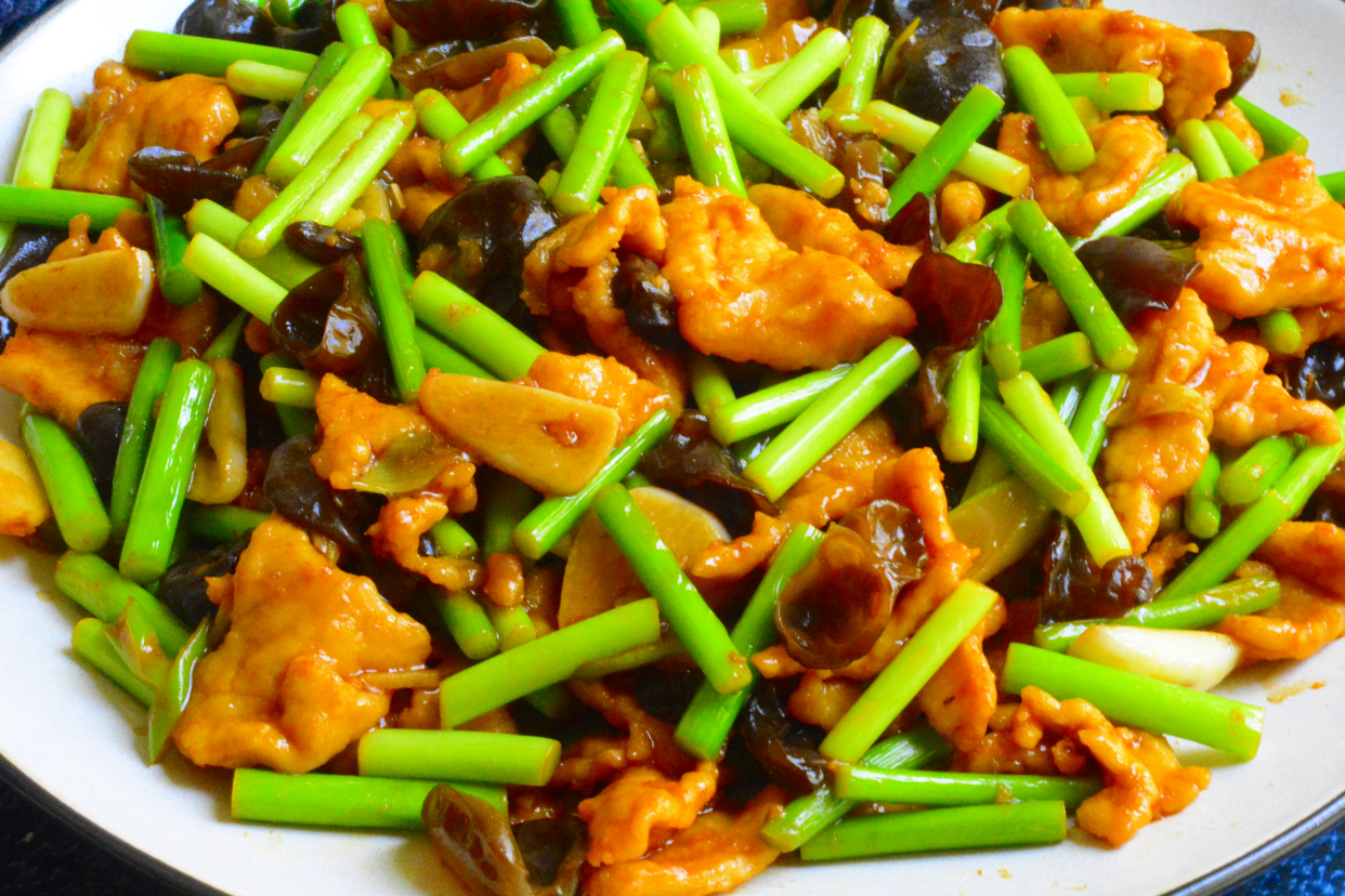 山西过油肉怎么做才好吃?掌握几个技巧,肉片嫩滑,醋香咸鲜