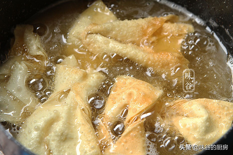 廣東特色賀年小吃，在家也能做，寓意錢包滿，香脆可口，年味十足