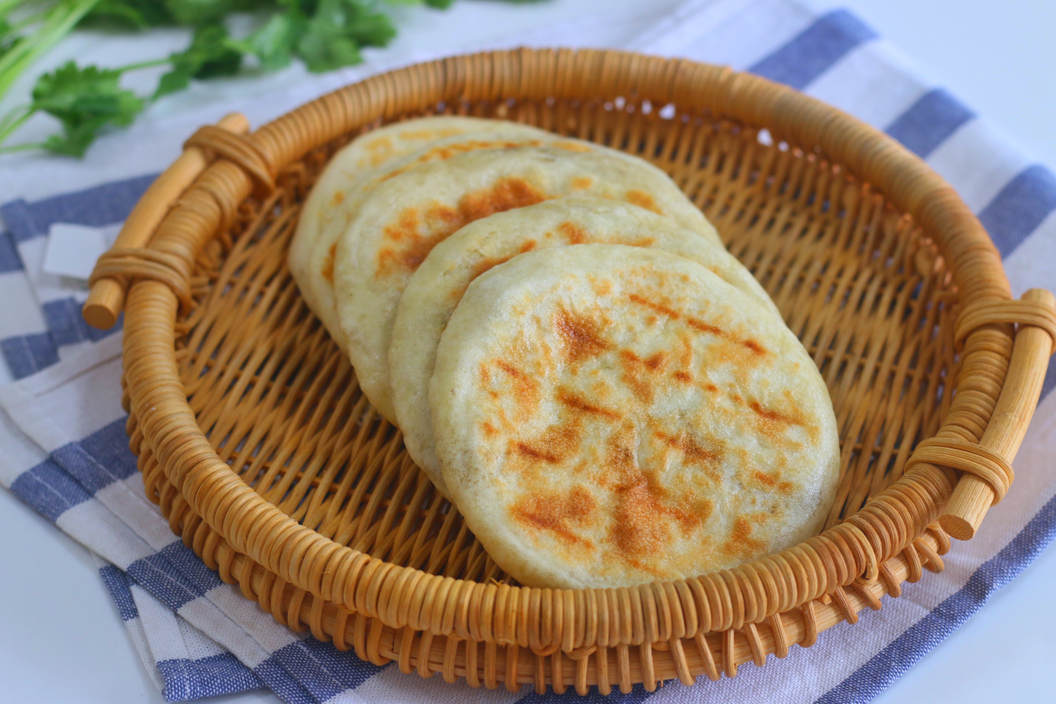 猪肉降到9块，烙几个火烧，卤1锅肉，剁碎一夹，太香了