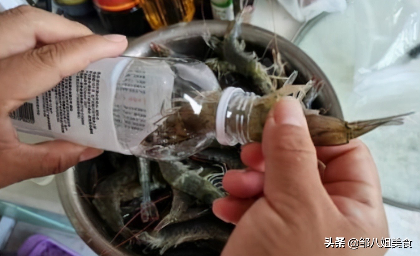 大虾怎么保鲜？别再直接冷冻，教您一个妙招，放两个月仍新鲜