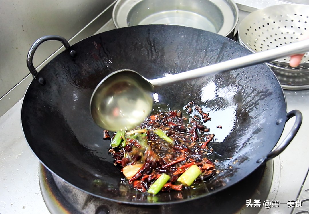 圖片[8]-夏天雞肉就要這樣吃 大廚分享紅油雞絲 獨特料汁 香辣開胃-起舞食譜網