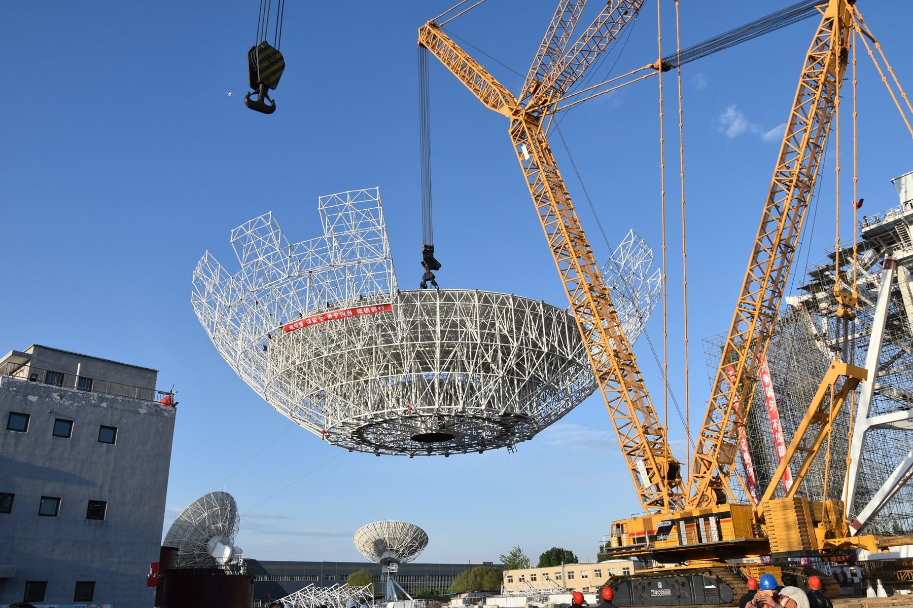 天問一號距離地球約2億公裏，如何跟地麵保持通訊？專家：有重器