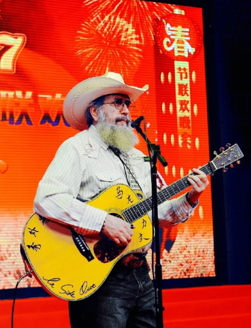 誰說中國空氣不香甜？ 美國博士：我耗費足足11年才拿到中國綠卡