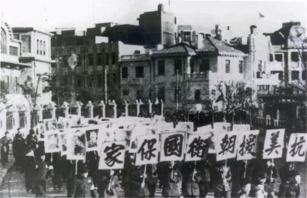 1951年朝鲜战场：彭德怀险遭警卫枪击