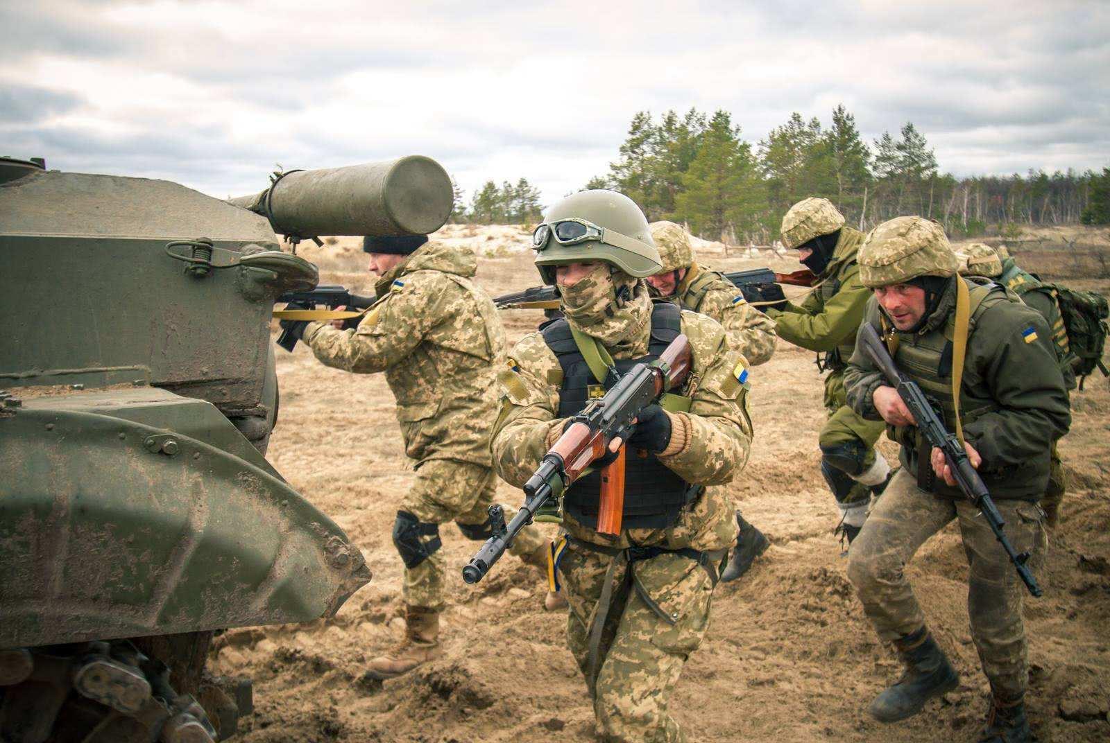 战火突然在俄边境点燃，俄精锐旅雇佣兵阵地遭