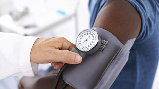 为啥高血压会导致许多并发症？这8大误区，好多人还不知道
