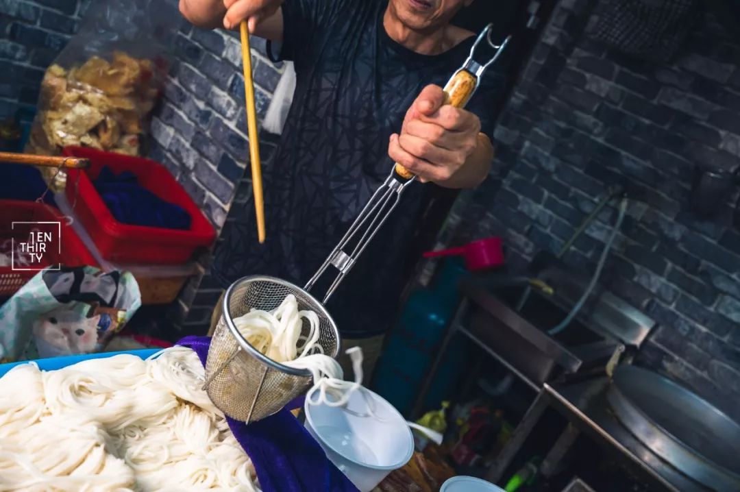 这家差评不少的桂林米粉，是我在武汉吃过的最