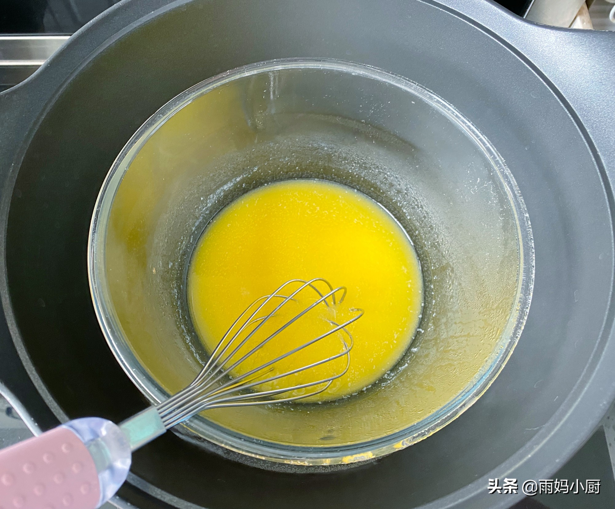 10分钟搞定，爆浆蓝莓麦芬蛋糕，外酥里软又美味，秒杀蛋糕店