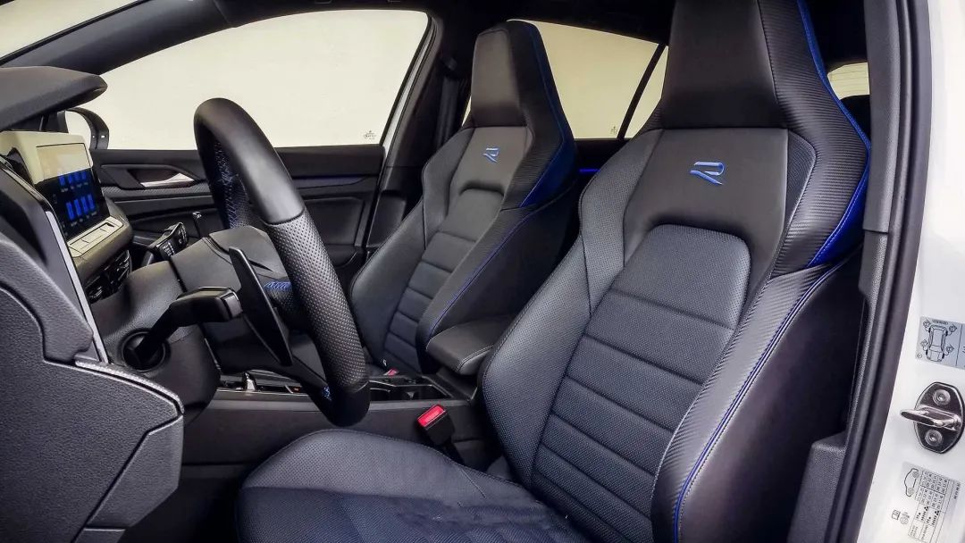 这款大众的两厢钢炮，价格居然直逼保时捷718？