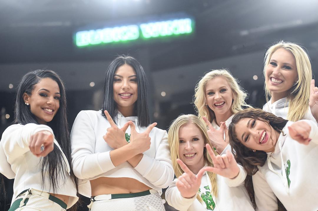 nba啦啦队视频在哪里看(雄鹿啦啦队-Milwaukee Bucks Girls-NBA啦啦队系列)