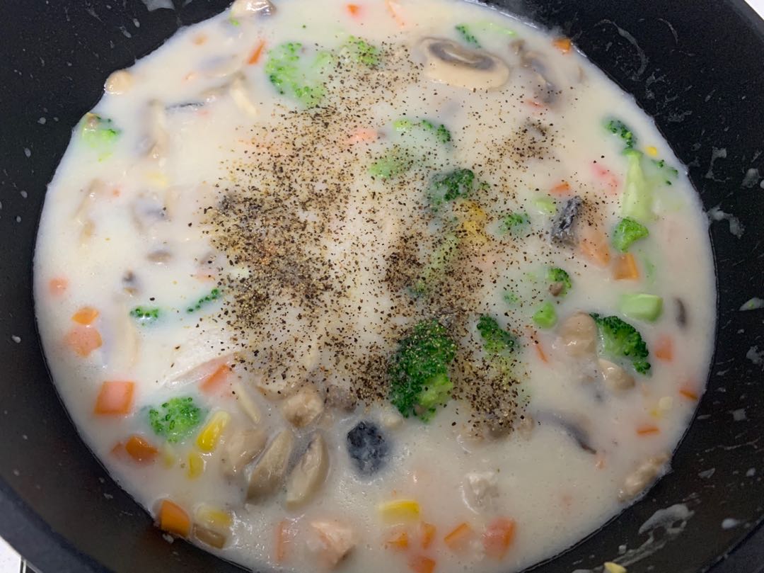 图片[12]-奶香三文鱼蘑菇汤做法步骤图 适合孩子吃 肉嫩刺少-起舞食谱网