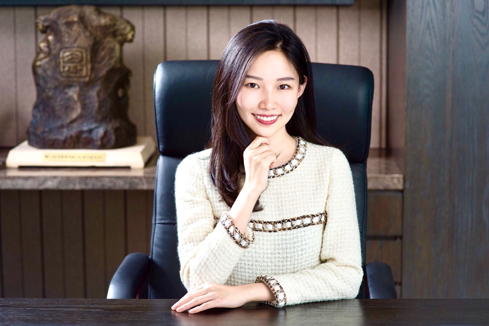 后浪来了：豪门姐弟资产超过700亿，俊男靓女才貌俱佳羡煞旁人