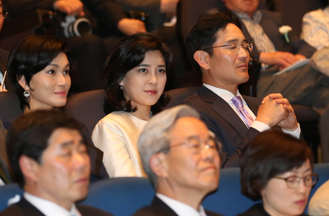 三星大公主李富真：25岁执意下嫁保镖，是她人生