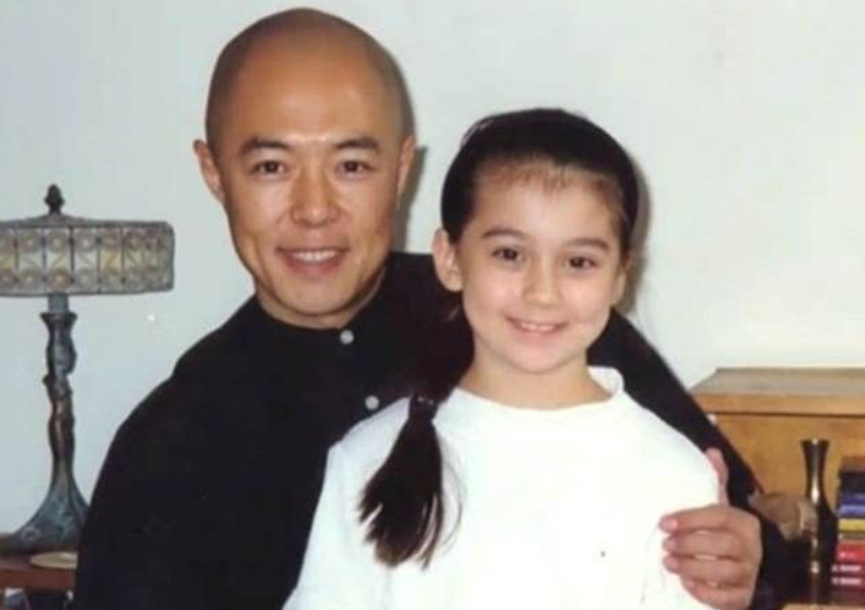 有種“混血兒”叫張鐵林女兒，顏值超高似仙女，連名字都仙氣十足