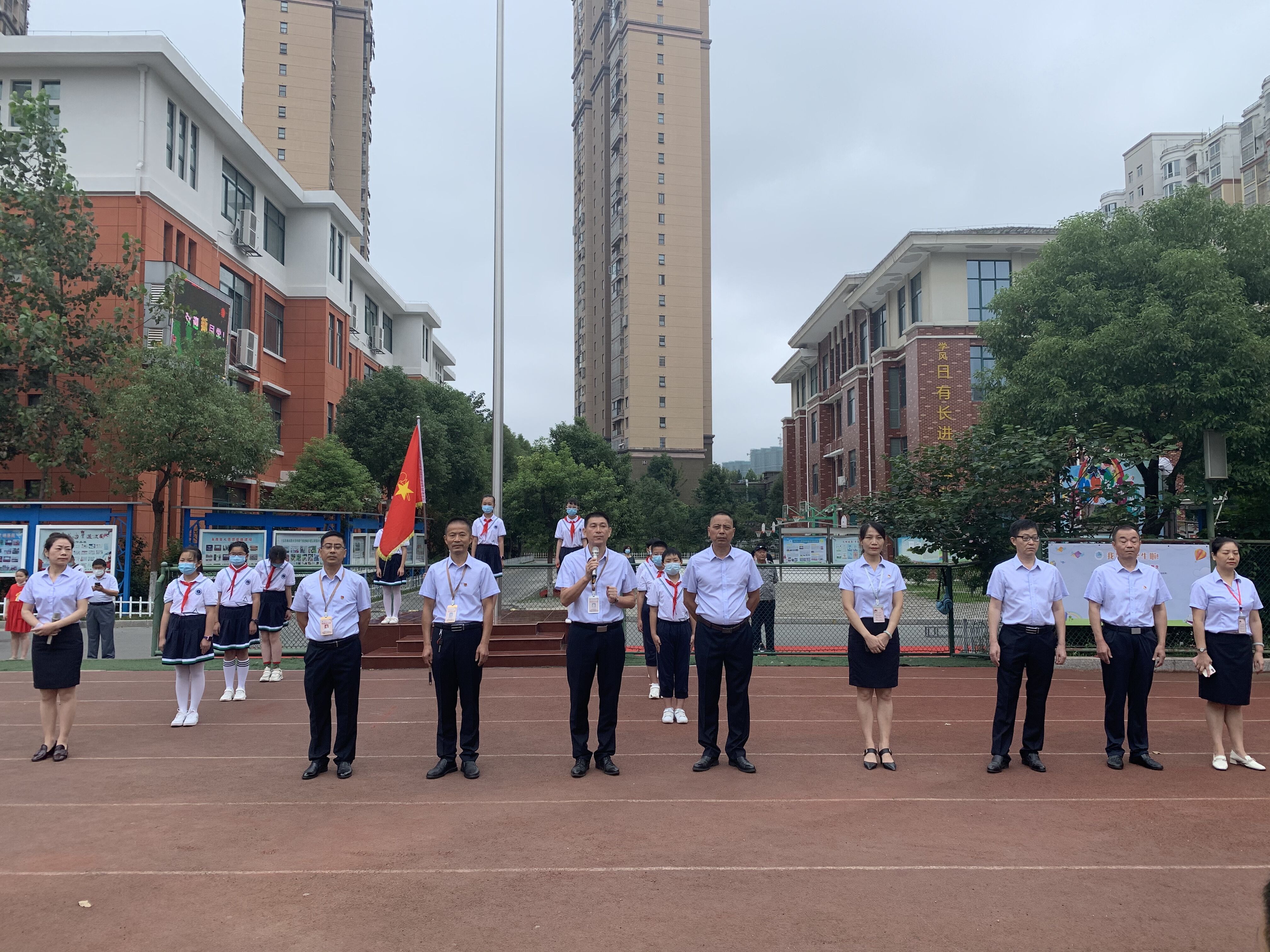 六安市梅山路小学举行一年级新生入学仪式(图3)