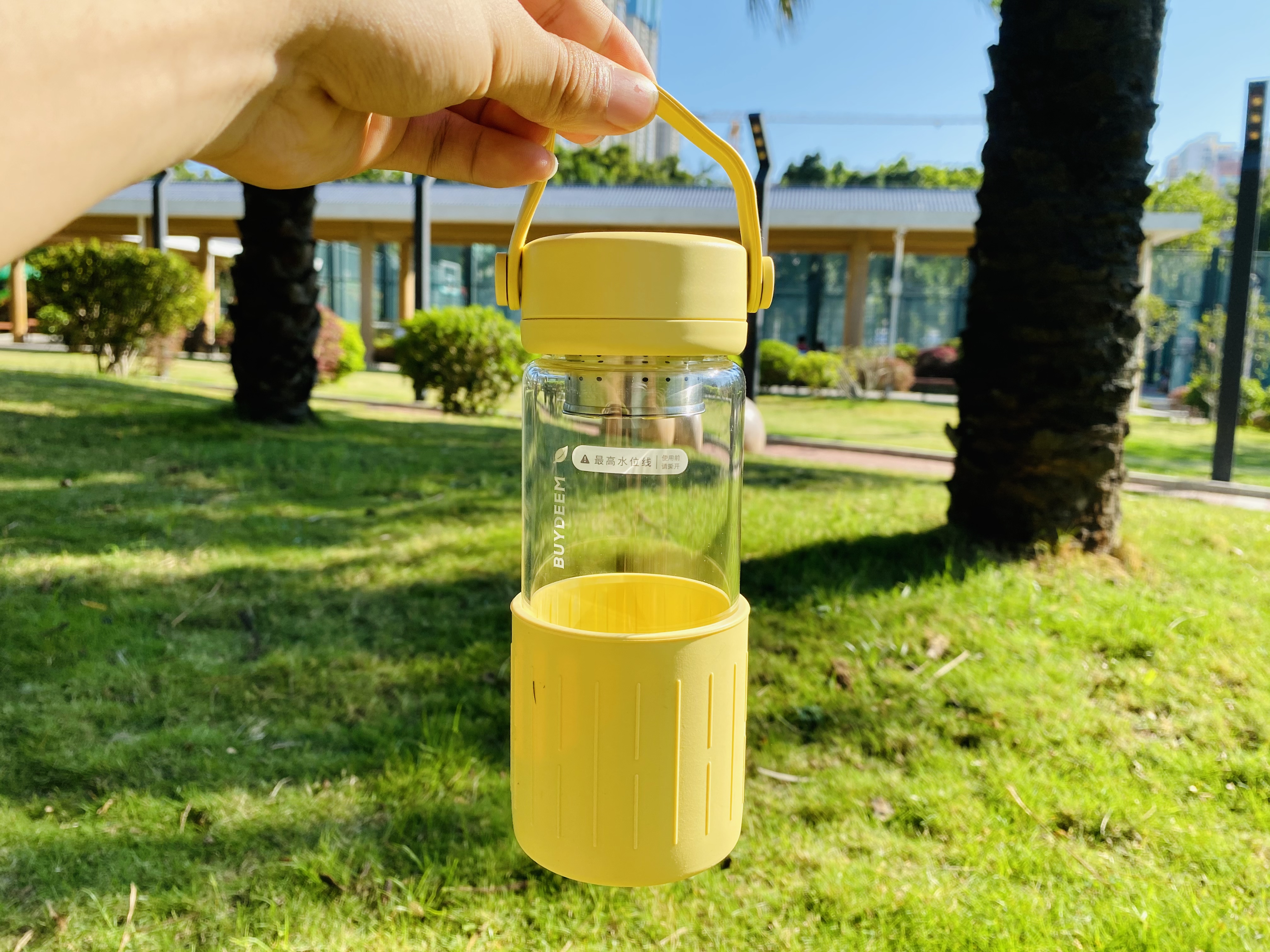 北鼎泡茶随手杯体验：一倒一立，茶水分离，懒人必备