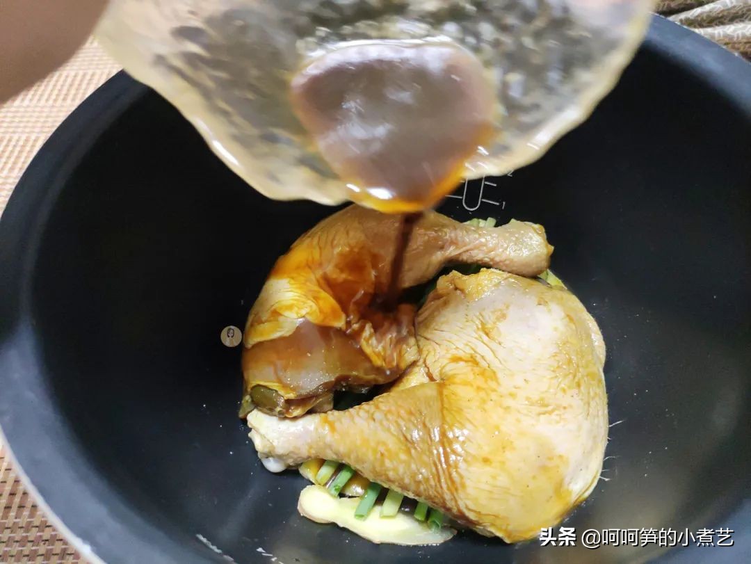 电饭煲盐焗鸡，手残党也能做出香喷喷的鸡腿肉，下饭刚刚好
