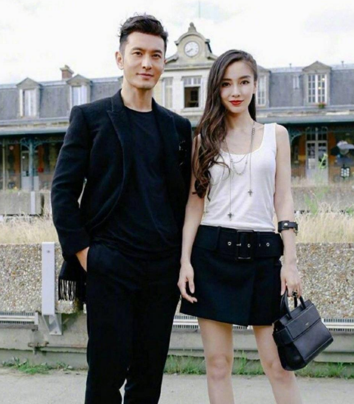 红裙|Baby一袭红裙出席活动 优雅迷人,惹得粉丝阵阵尖叫