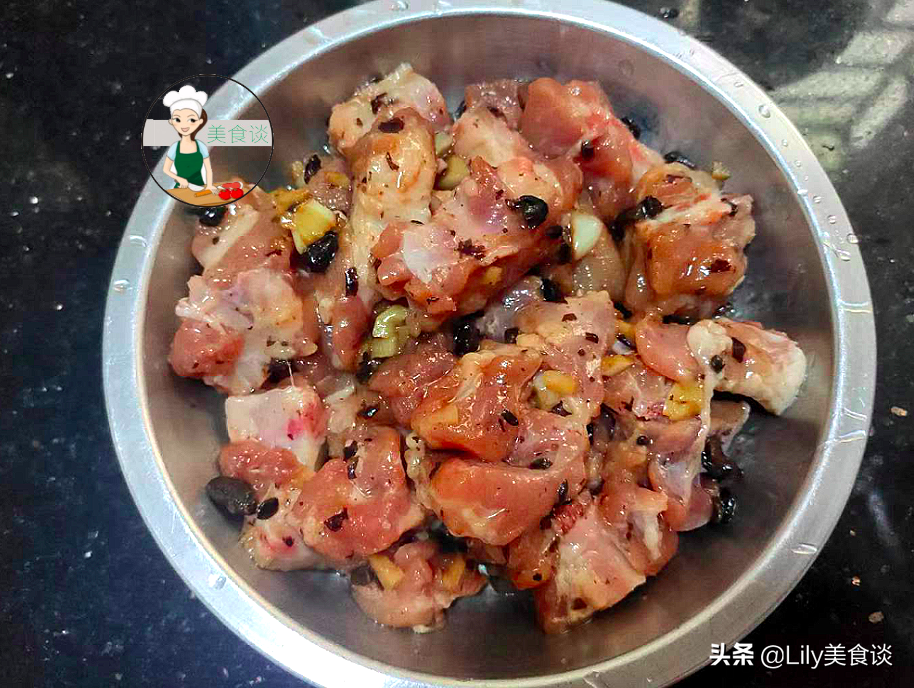 图片[9]-蒜蓉豆豉蒸排骨做法步骤图 鲜香嫩滑多汁-起舞食谱网