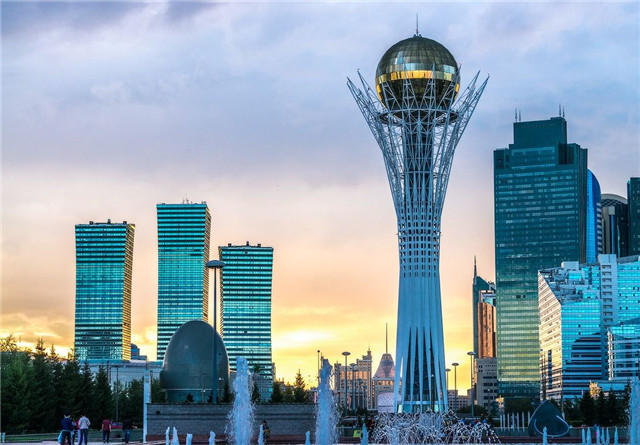 闷声发大财的哈萨克斯坦，已悄然成为中亚领头