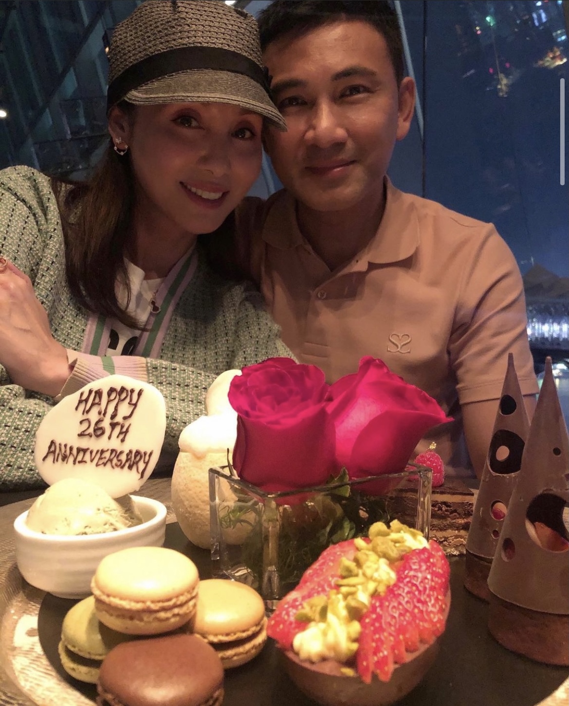 林文龍郭可盈喝香檳慶相戀26年，分享夫妻相處之道，男方主動謙讓