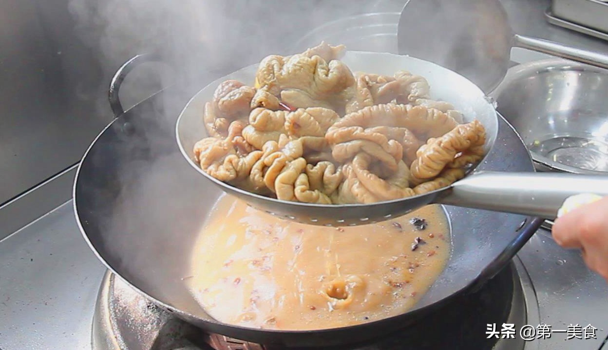 图片[9]-干锅肥肠掌握这个技巧 肥肠鲜香酥脆 不老不嫩 连吃两碗米饭-起舞食谱网