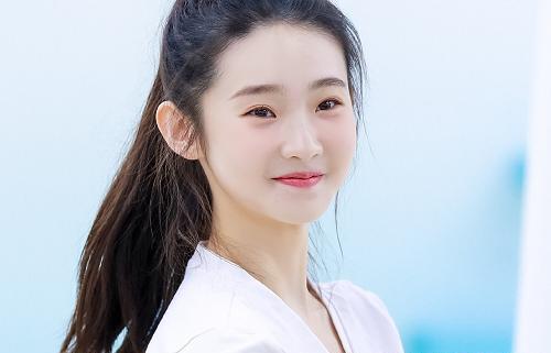 Spring late couplet platoon begins, round Zhang Yifan of teenager of 3 small timeses shows a body in succession, li Fei long face is not little