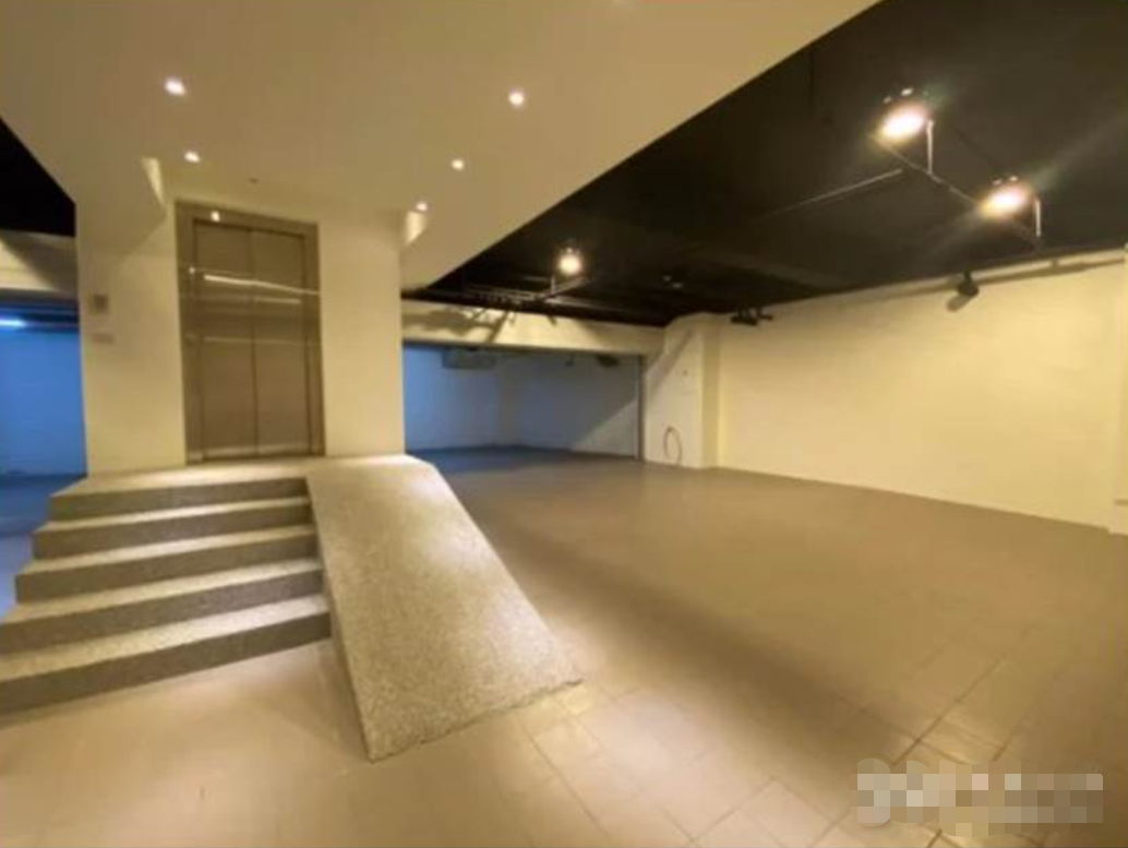 周杰伦出售千万豪宅 3房6厅5卫超大空间 车库面积足有50坪 Zh中文网