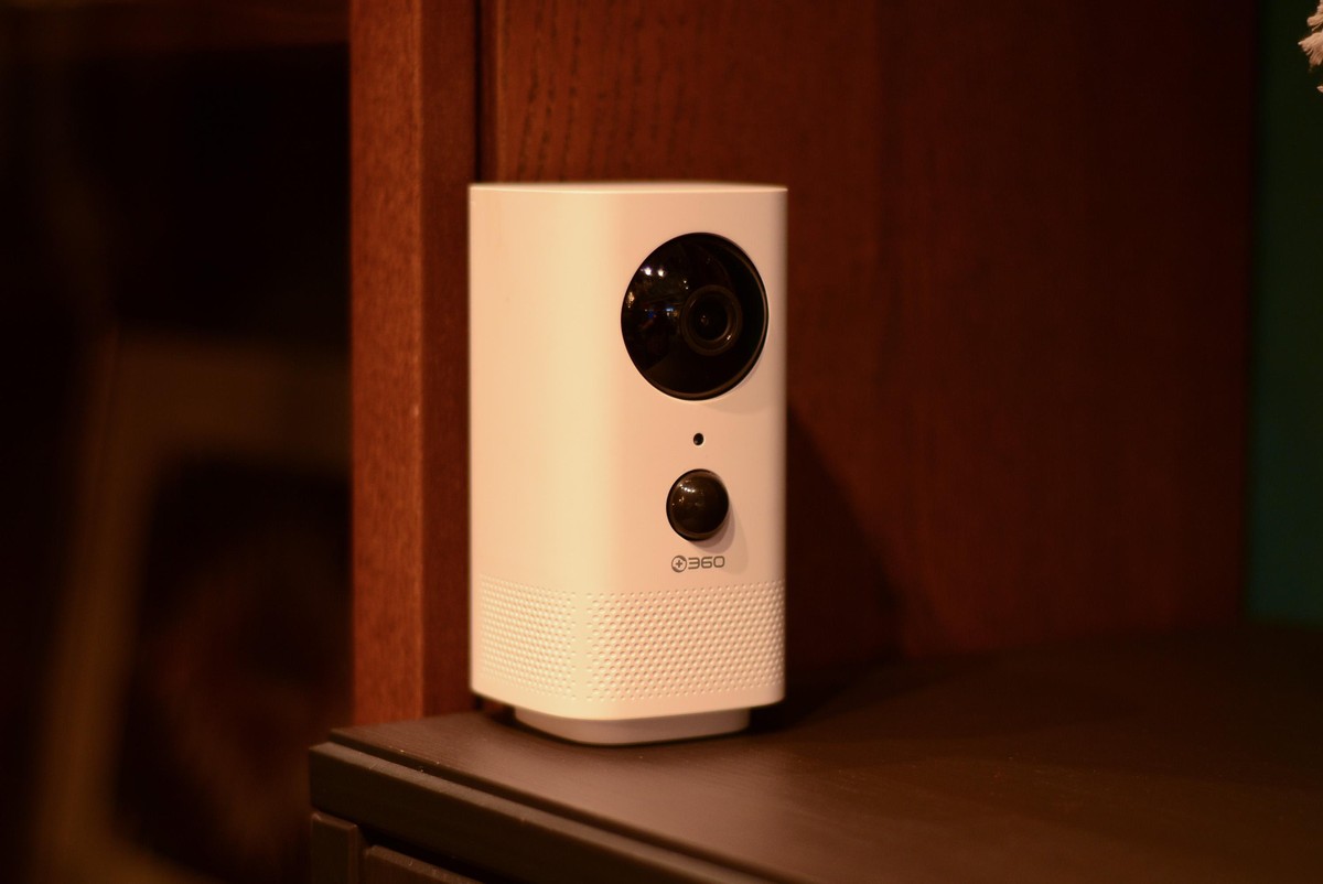 360推出“不插电”摄像头，能放车里当监控，还