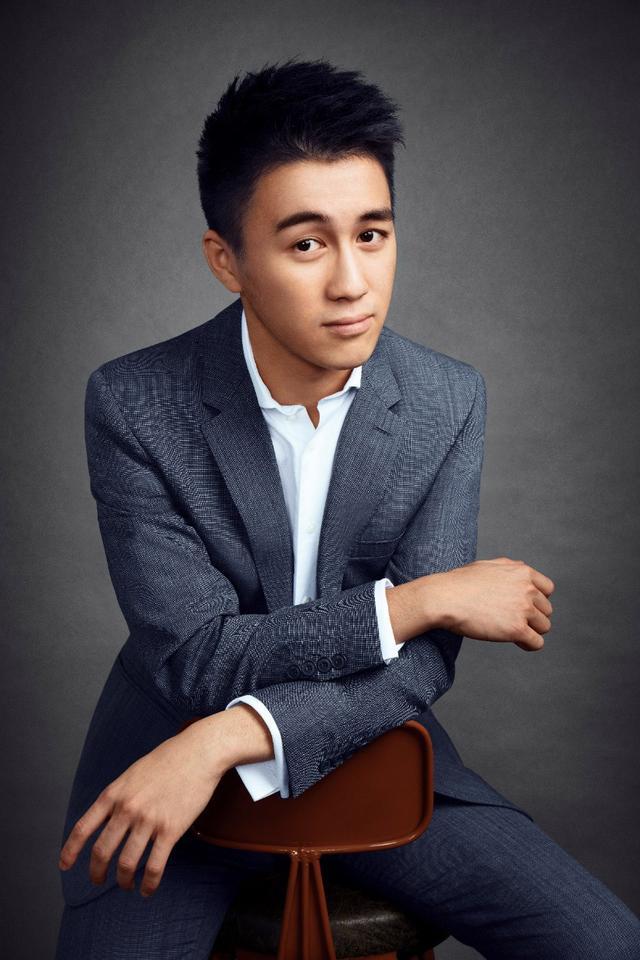 赌王之子何猷君痛批辱华主持人，态度刚硬获网