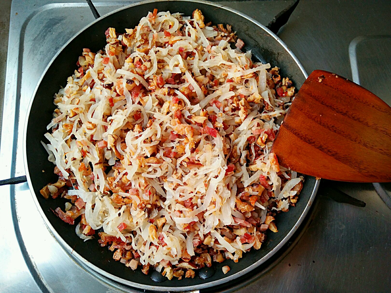 廣式蘿蔔糕，鹹甜軟糯、美味營養高，做法簡單，分分鐘就能學會