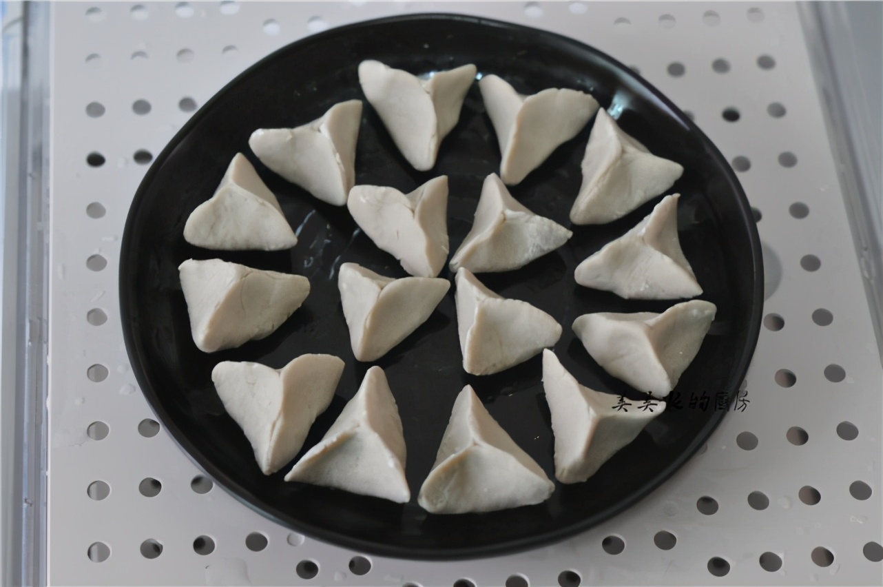 芋头是个“宝”，香糯细腻，营养极高，打碎拌好做早餐，太香了