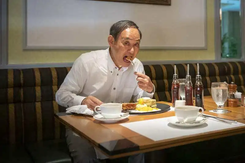 日本新首相夫人:钟点工二婚嫁给农民工,最终