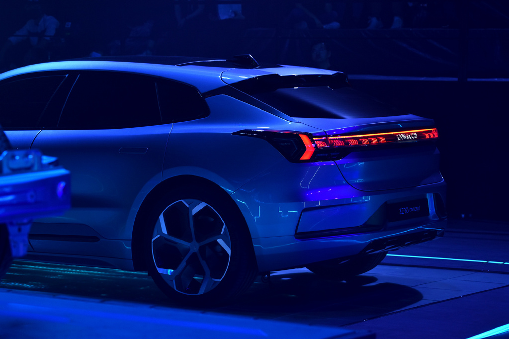 领克首款纯电概念车全球首发