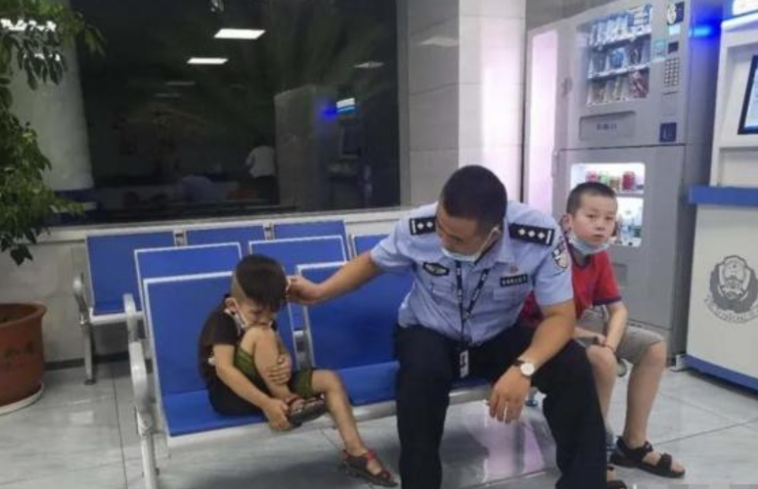 重庆|警察叔叔，我捡到……一个小孩！