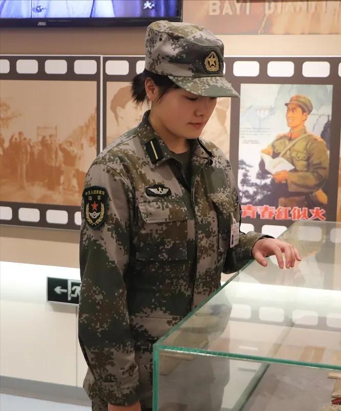 太飒了！第71集团军新毕业女排长颜值和战力齐飞