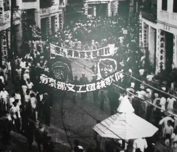 解放海南岛时，林彪反复请求海空军参战，毛主席为何不批准？