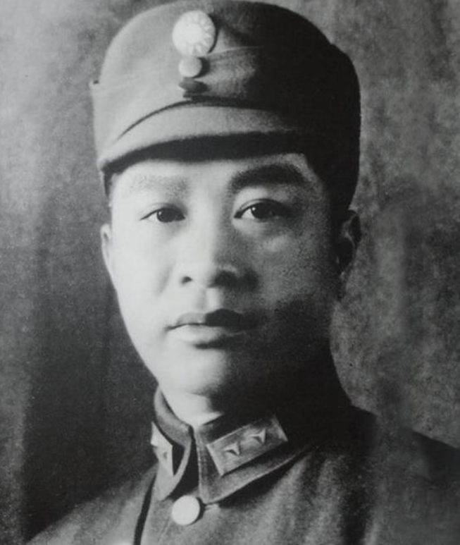 如果叶挺活到授衔时只有两种结果，要么挤进十大元帅，要么不授衔