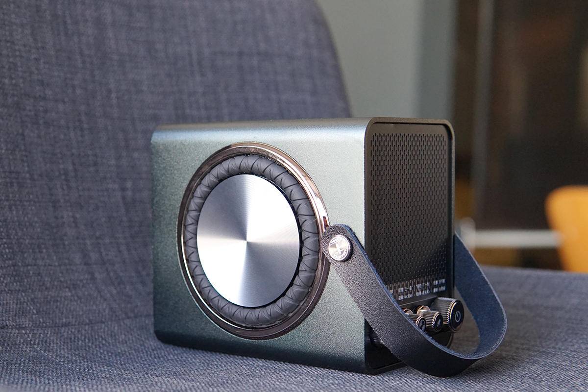 听说这款K歌音箱用的是Bose喇叭，咱们拆来看看