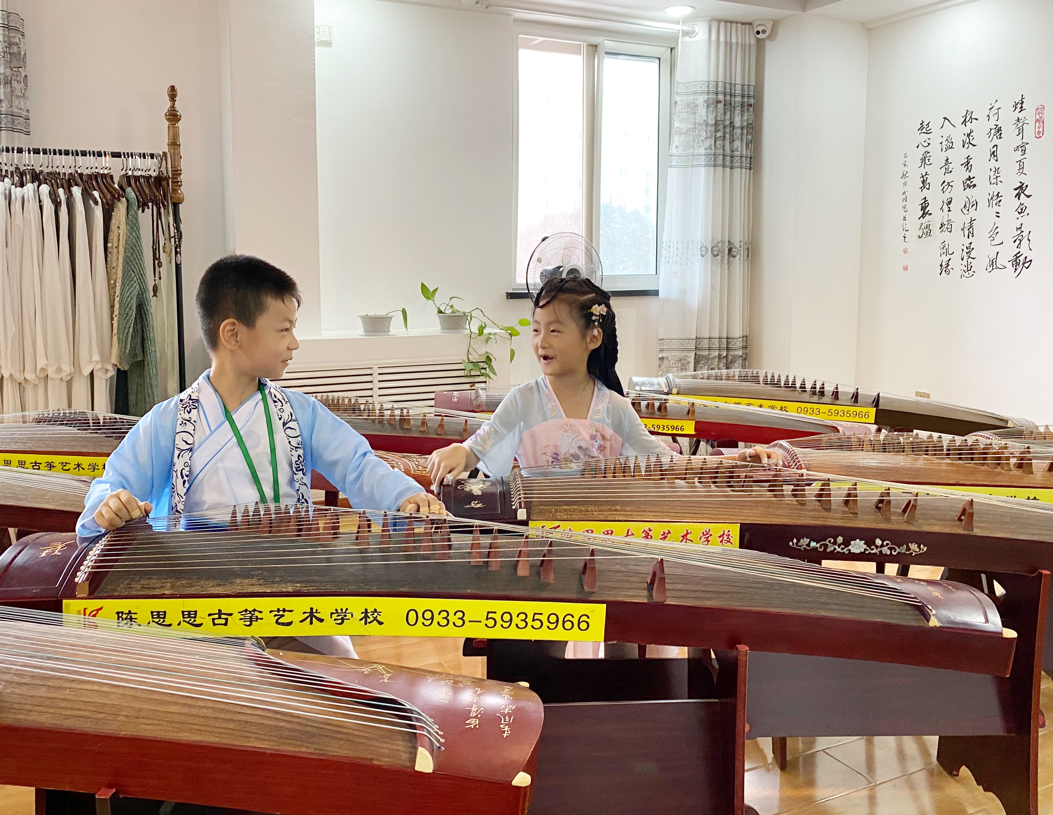 “漫漫筝途”我在路上——记平凉陈思思古筝艺校高级教师于菲