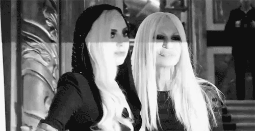 喜欢VERSACE、ROBERTO CAVALLI家具的人，都是什么样的人？