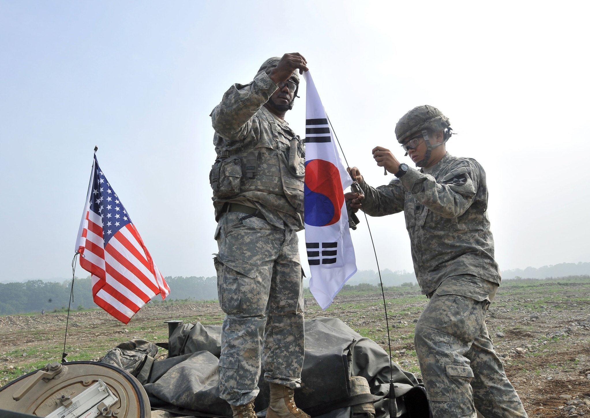 美军送出一份大礼，归还12座军事基地，韩国人却