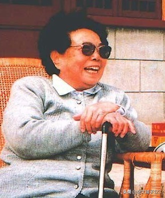 卓琳:邓小平夫人，出生巨商之家，青年奔赴抗日