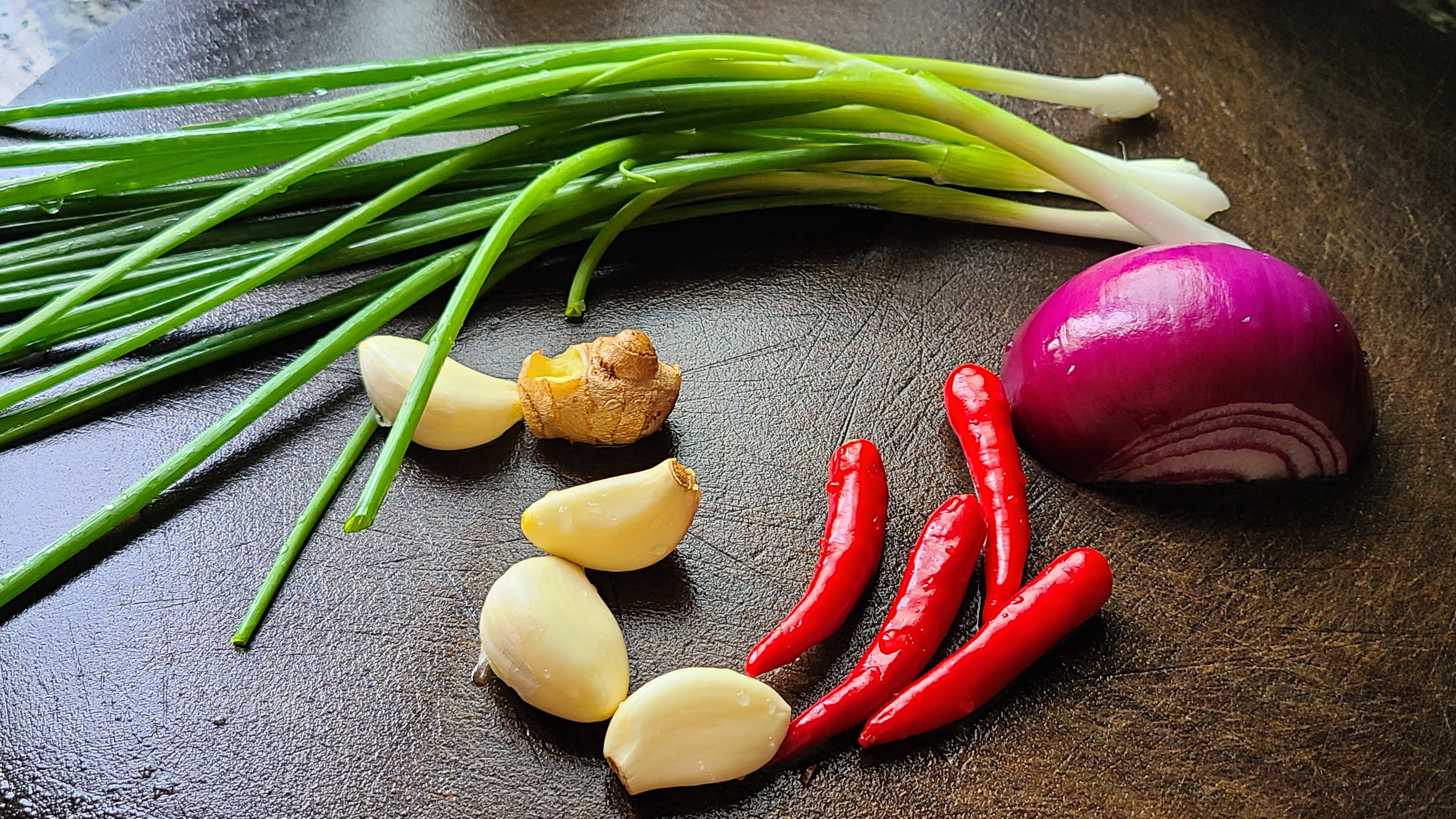 爆炒鱿鱼的做法，香辣下饭又好吃，这一道美味家常菜，味道很棒